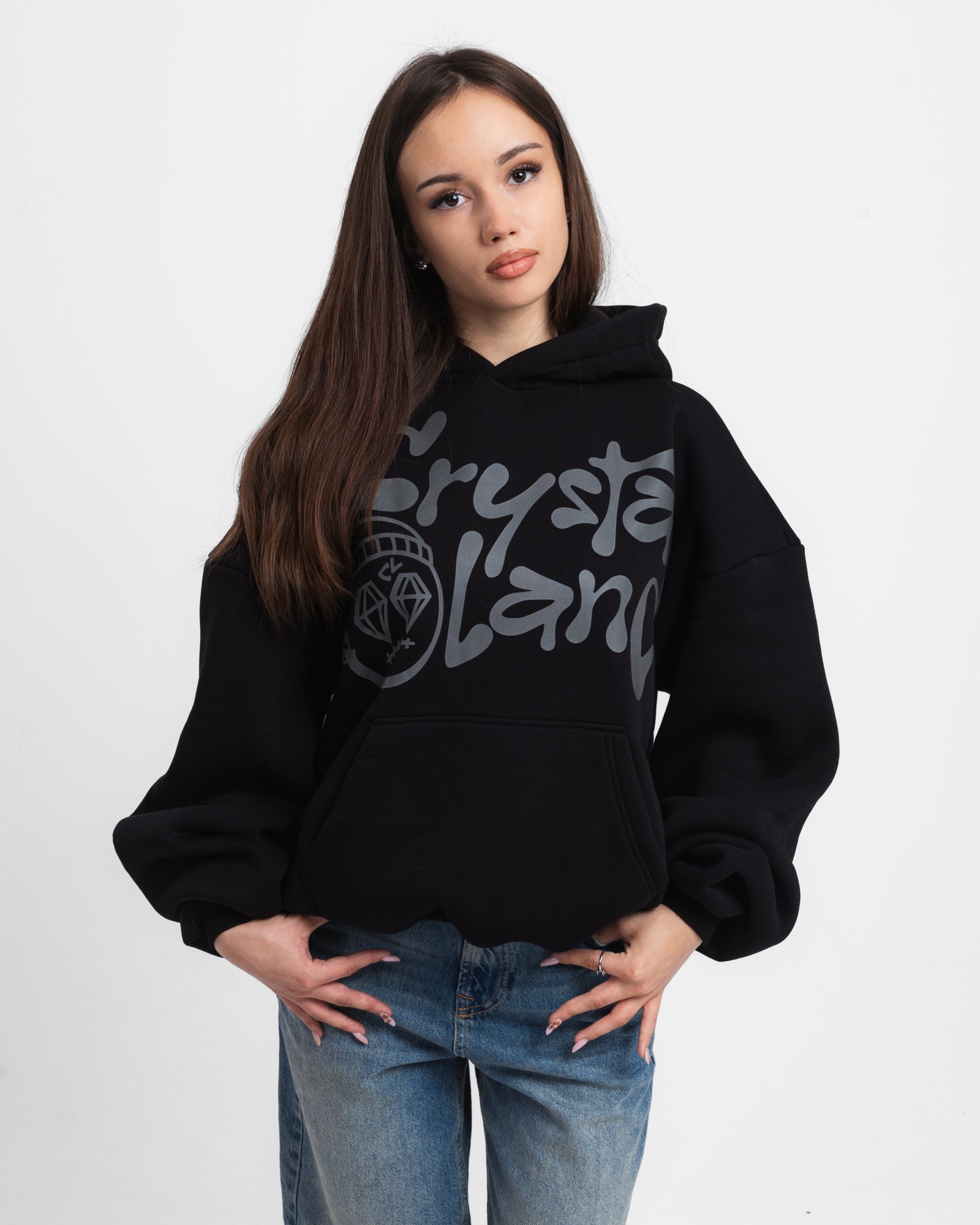 Crystaland_Jersey_studio-32 CRYSTALAND BLACK HOODIE - obrazek 1