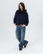 CRYSTALAND ESSENTIAL DARK NAVY HOODIE - obrazek 3