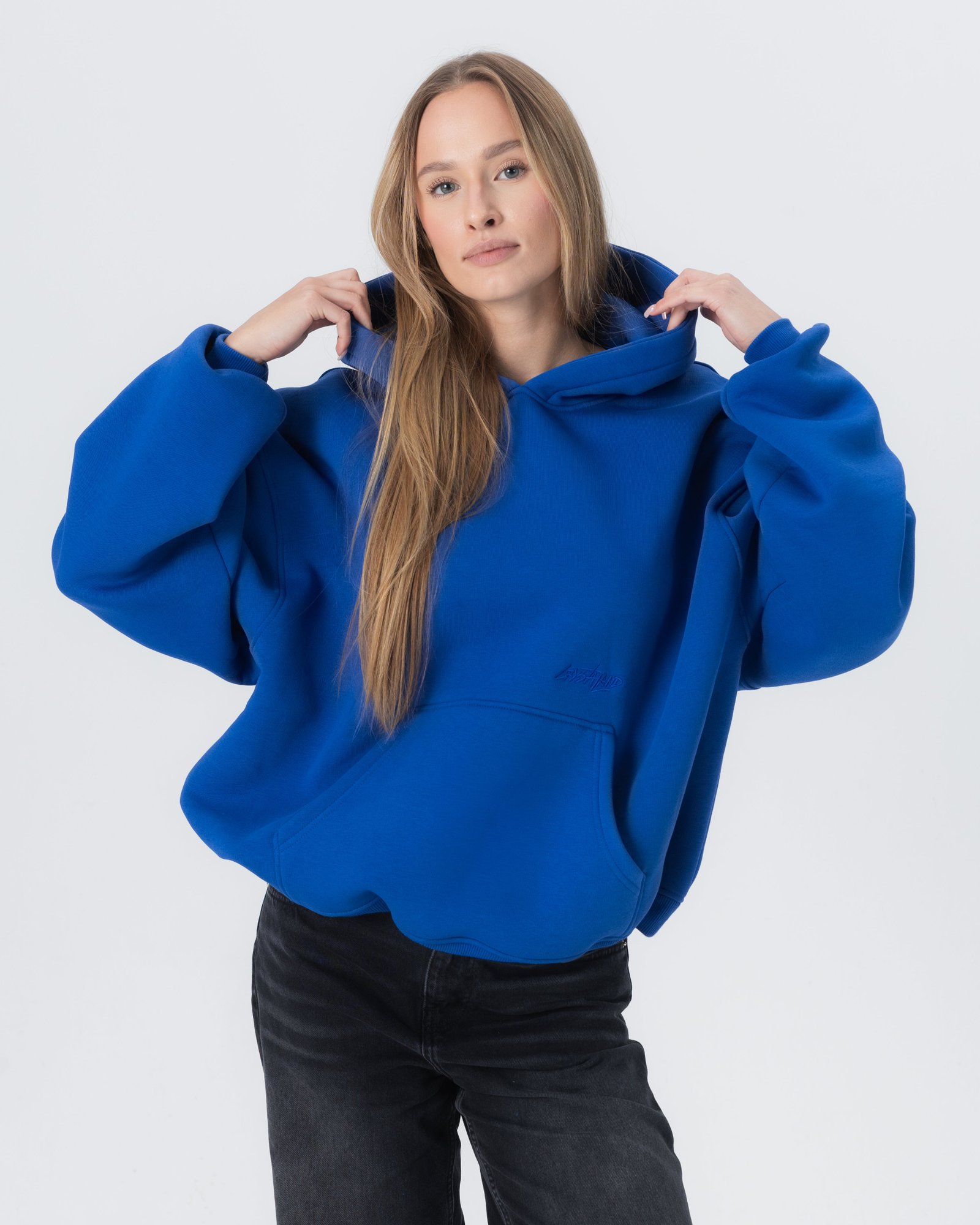 Crystaland_export-080_e7195628-da3e-4ee5-8550-13ecc46101d8 CRYSTALAND ESSENTIAL CORNFLOWER HOODIE - obrazek 1