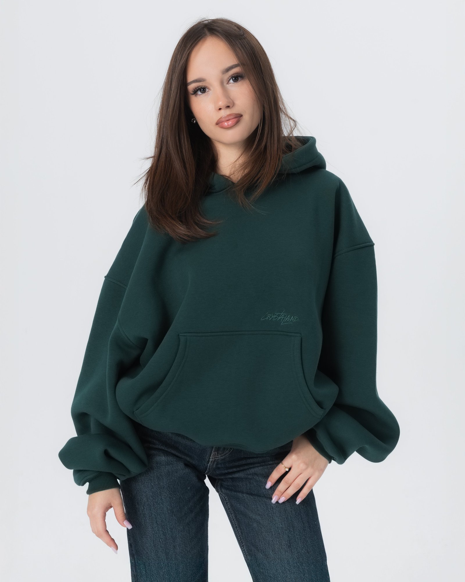 Crystaland_export-086_e9244ce5-e367-4148-ae2b-e17b4266c0e8 CRYSTALAND ESSENTIAL FOREST GREEN HOODIE - obrazek 1