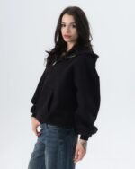 CRYSTALAND ESSENTIAL BLACK ZIP HOODIE - obrazek 4