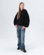 CRYSTALAND ESSENTIAL BLACK HOODIE - obrazek 2