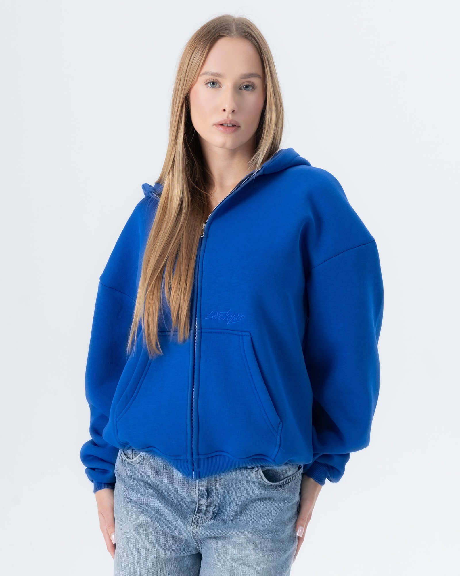 Crystaland_fronty-28 CRYSTALAND ESSENTIAL CORNFLOWER ZIP HOODIE - obrazek 1